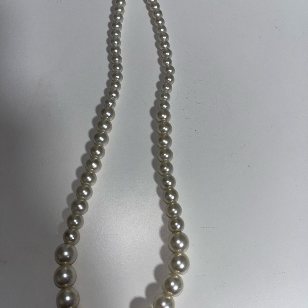Fashion Jewelry White Pearl Strand Necklace - Women Jewelry - Picture 8 of 9